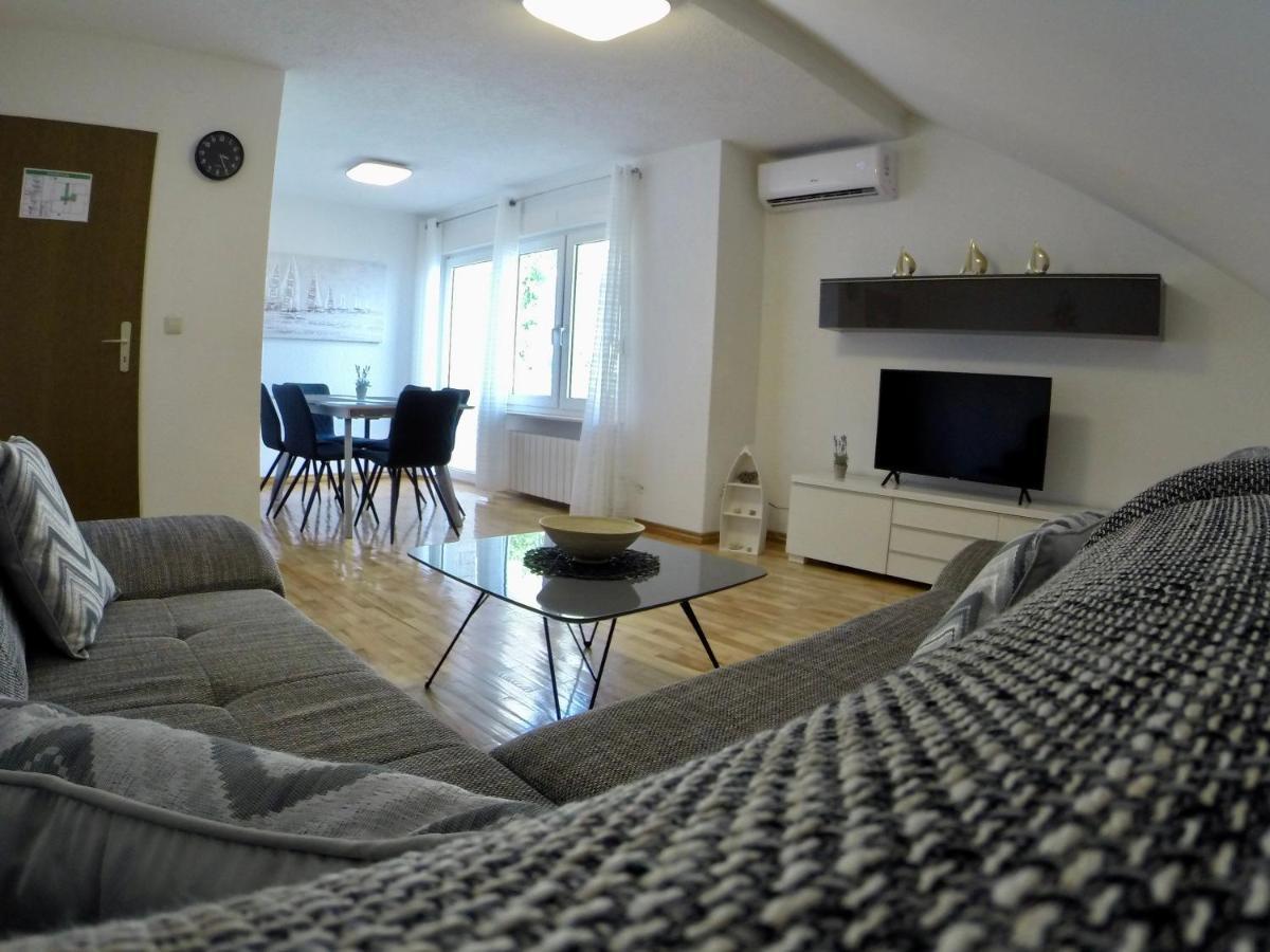 Holiday Apartment Lavanda Sumpetar Jesenice  Εξωτερικό φωτογραφία